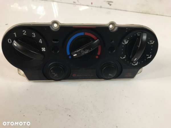 Panel sterowania klimatyzacji świateł Ford Fiesta MK6 1,4 TDCI