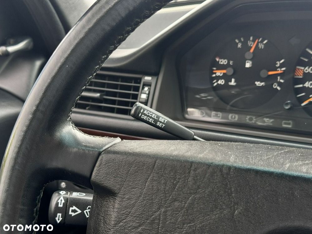 Mercedes-Benz W124 (1984-1993) - 32