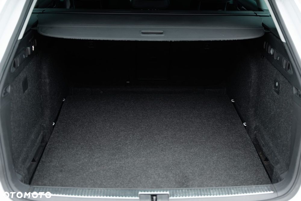 Skoda Superb 2.0 TDI L&K DSG - 31