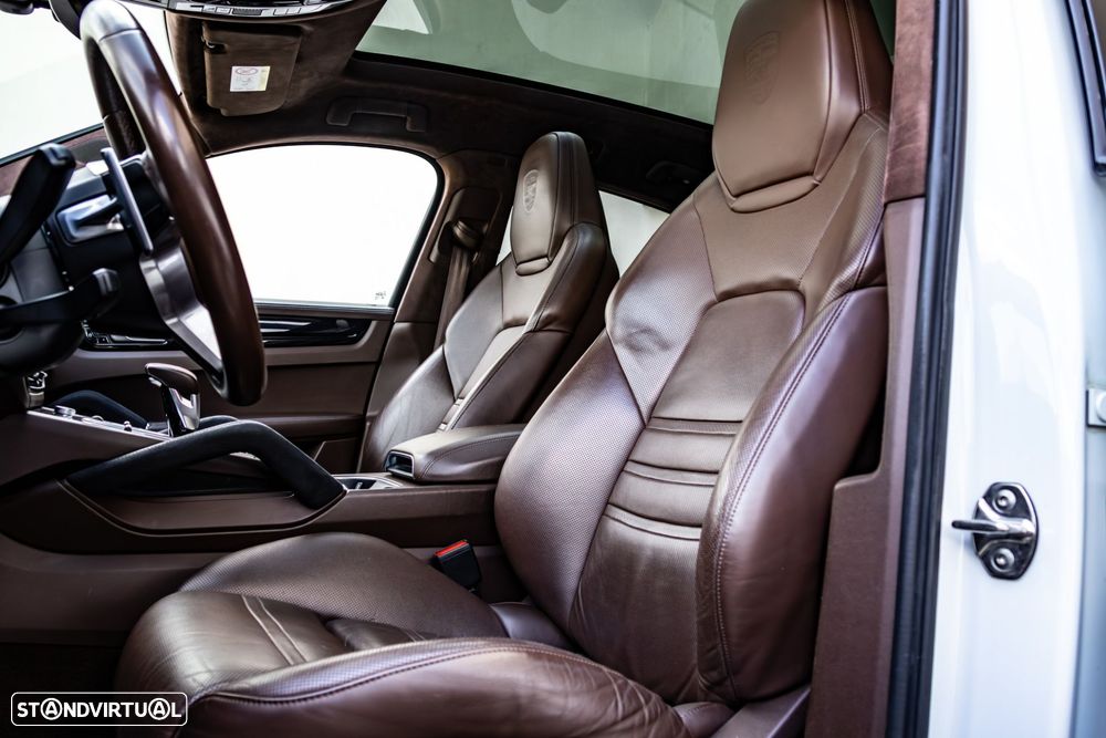 Porsche Cayenne Coupé E-Hybrid - 39