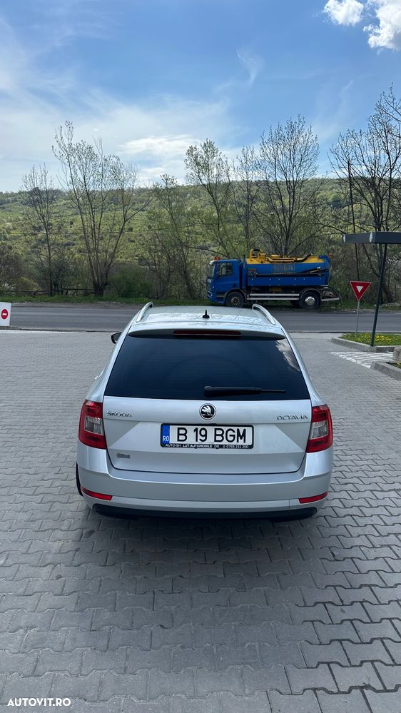 Skoda Octavia 2.0 TDI DSG Style - 7