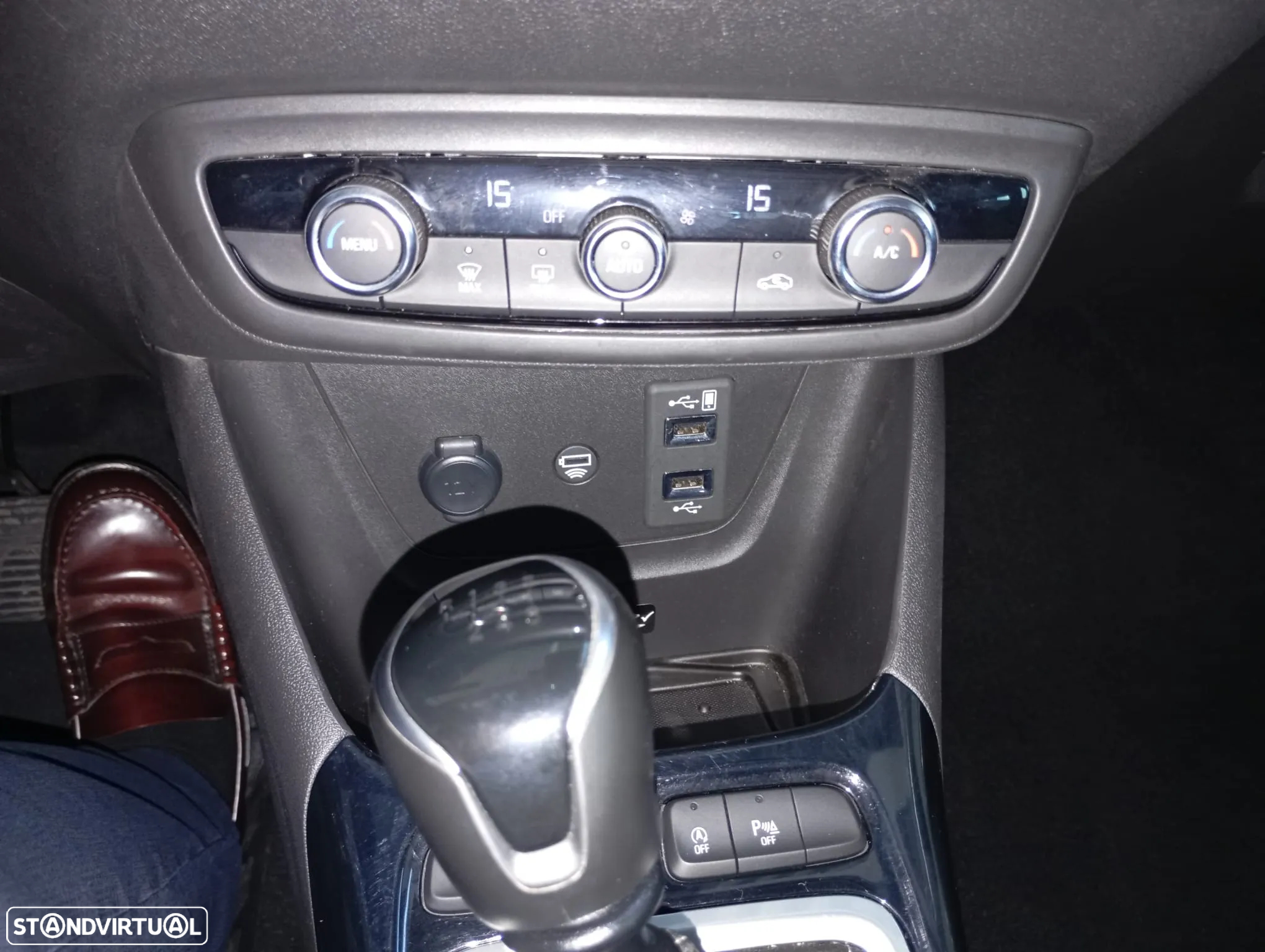 Opel Crossland 1.2 T Design & Tech - 4
