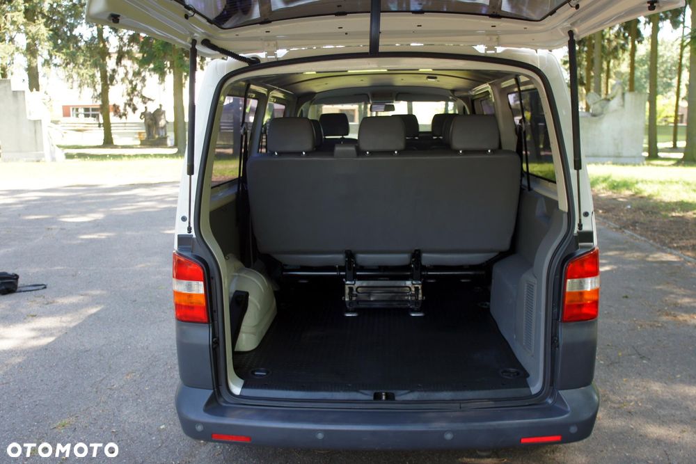 Volkswagen Transporter Caravelle Lang Trendline - 37