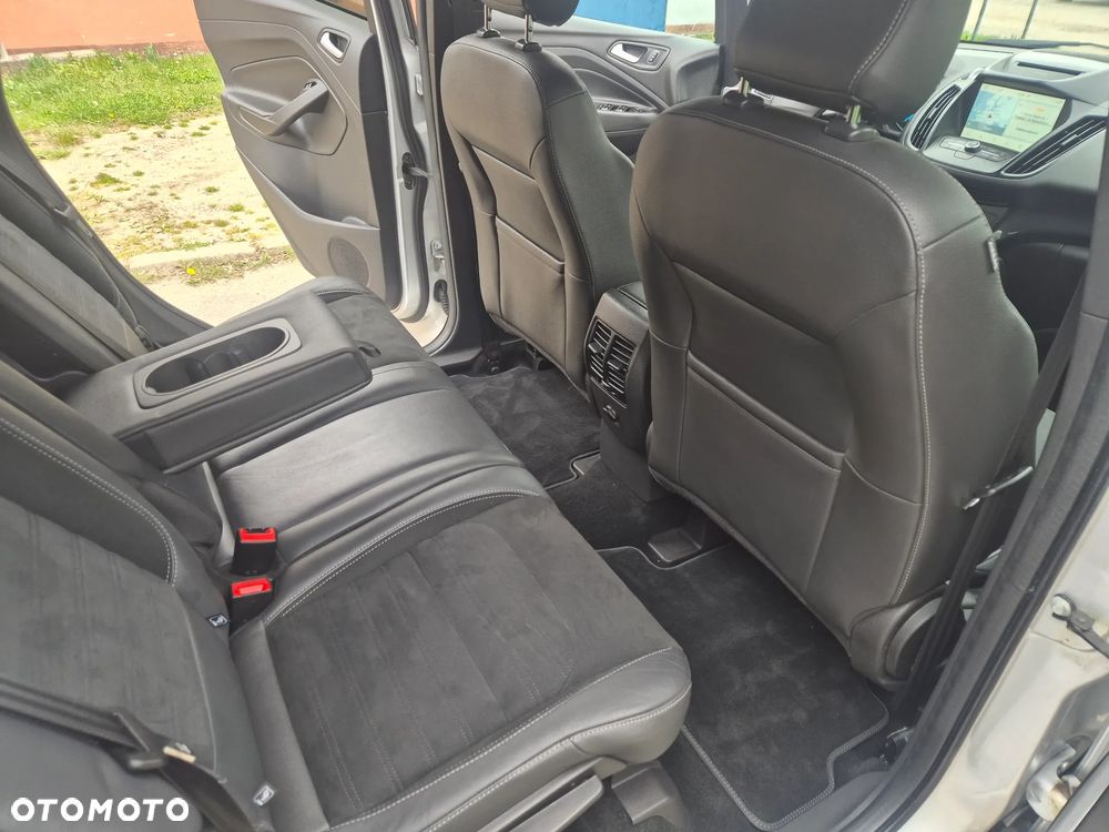 Ford Kuga 1.5 EcoBoost 2x4 ST-Line - 11