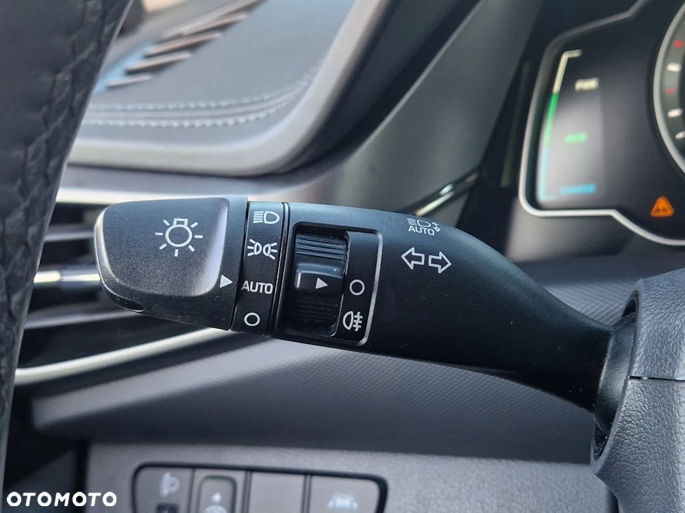 Hyundai IONIQ - 23