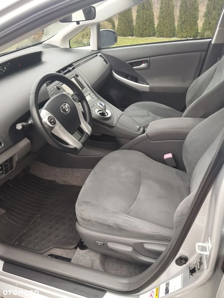 Toyota Prius (Hybrid) Comfort - 15