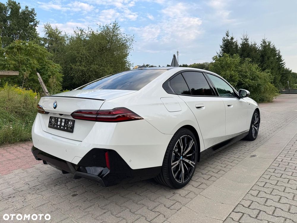 BMW Seria 5 520d xDrive mHEV M Sport - 4
