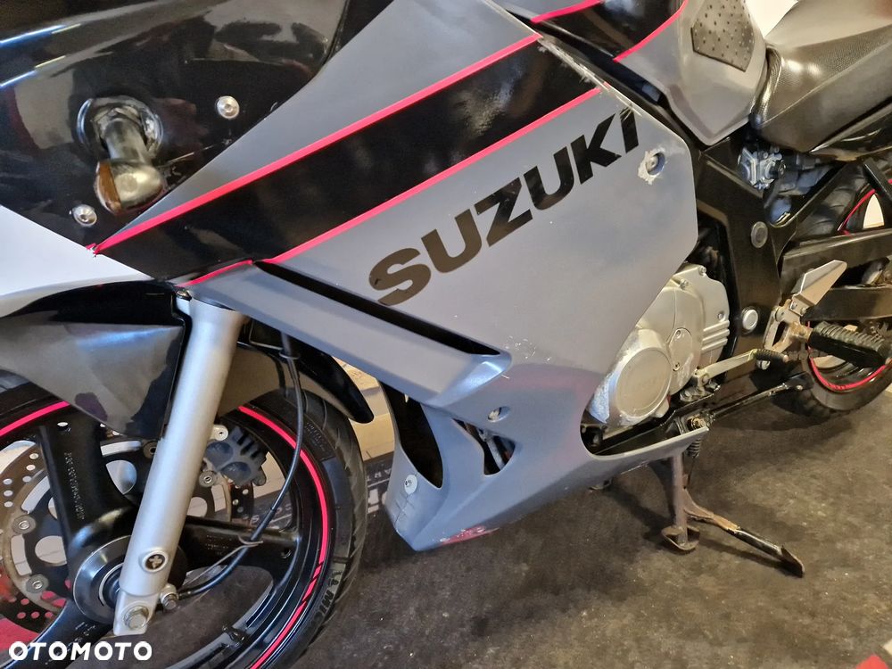 Suzuki GS - 20