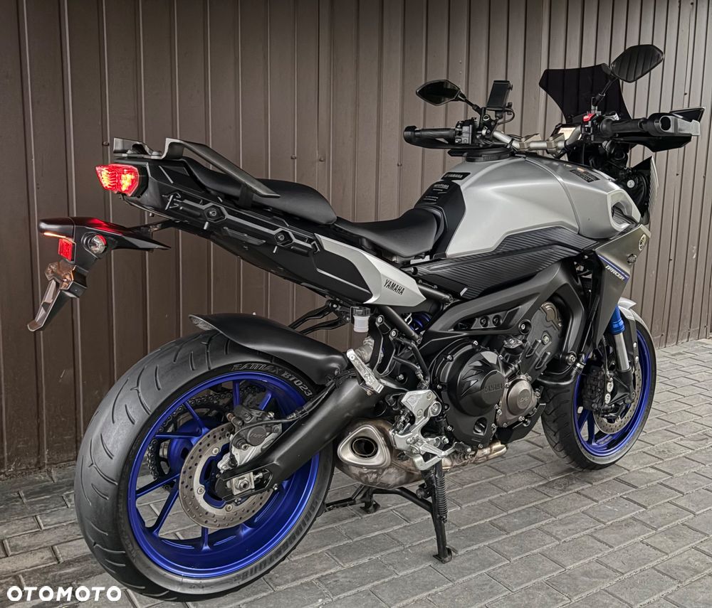 Yamaha MT - 27