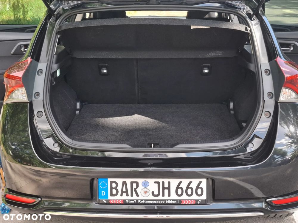 Toyota Auris - 13