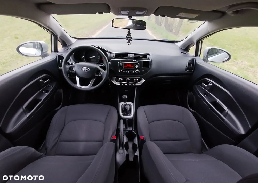 Kia Rio 1.2 Edition 7 - 11
