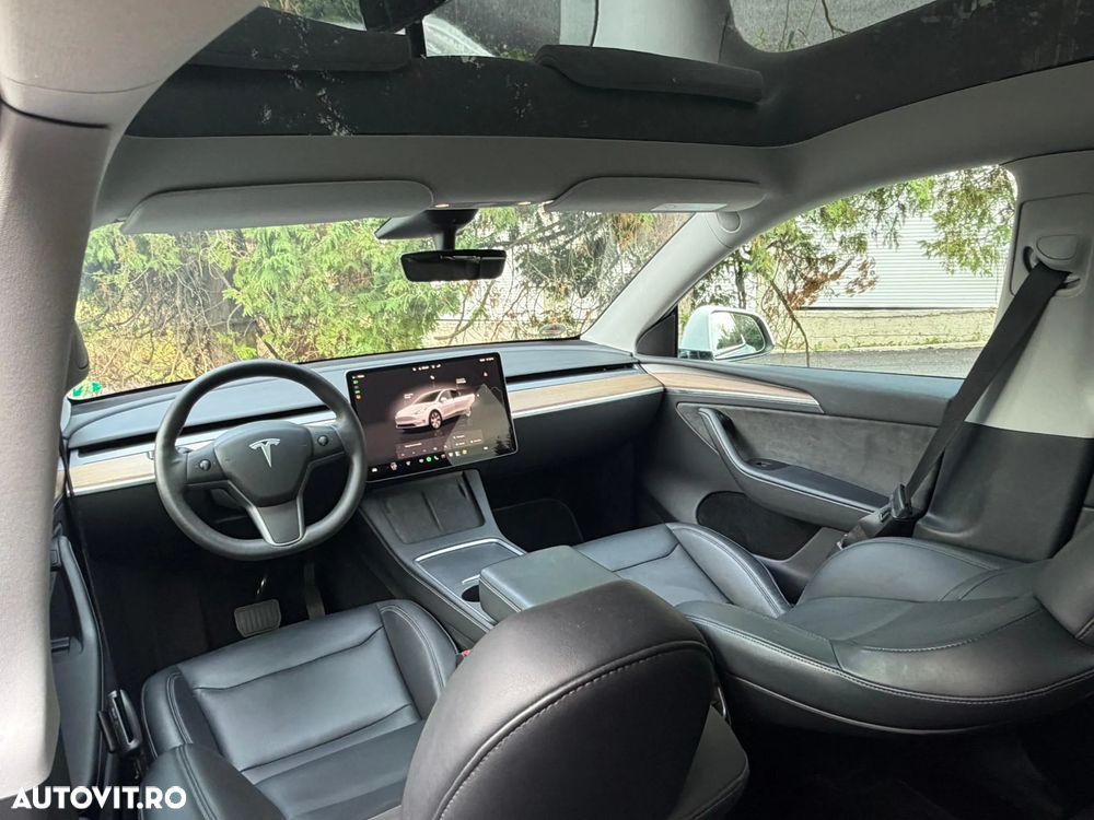 Tesla Model Y Long Range Dual Motor AWD - 21