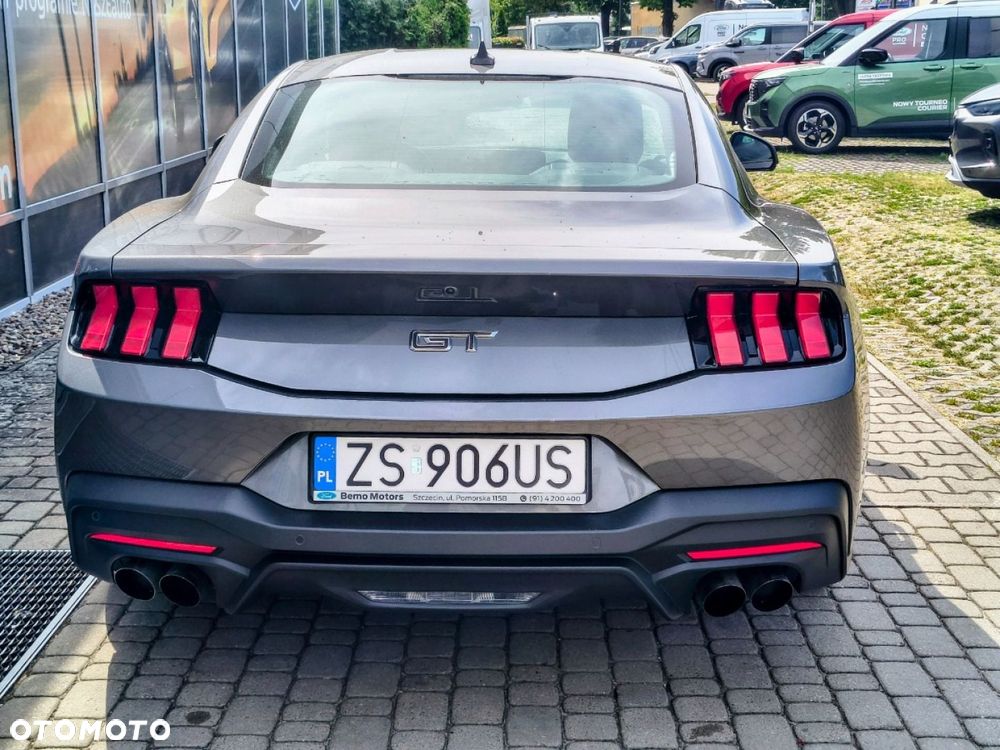 Ford Mustang - 6