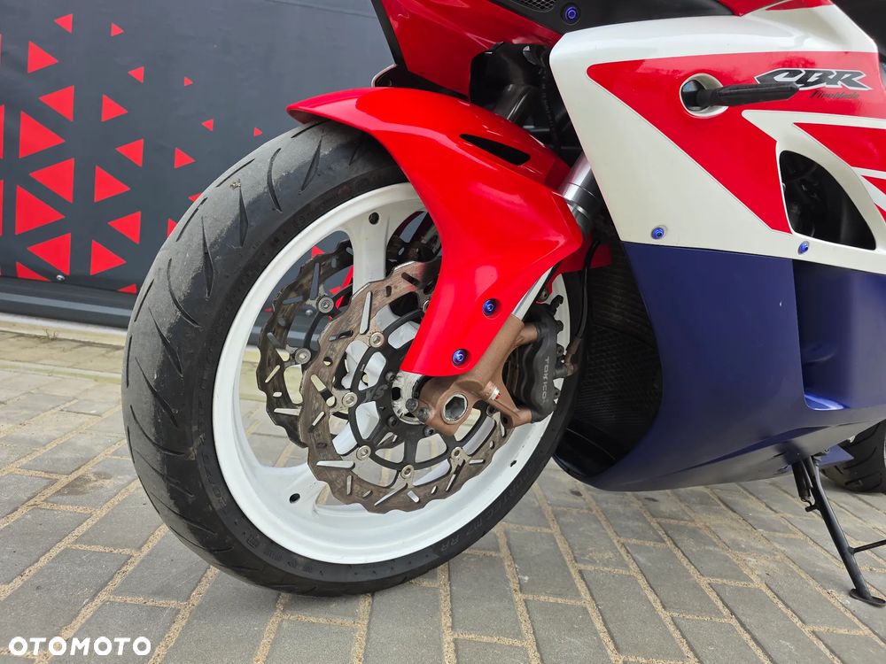 Honda CBR - 24