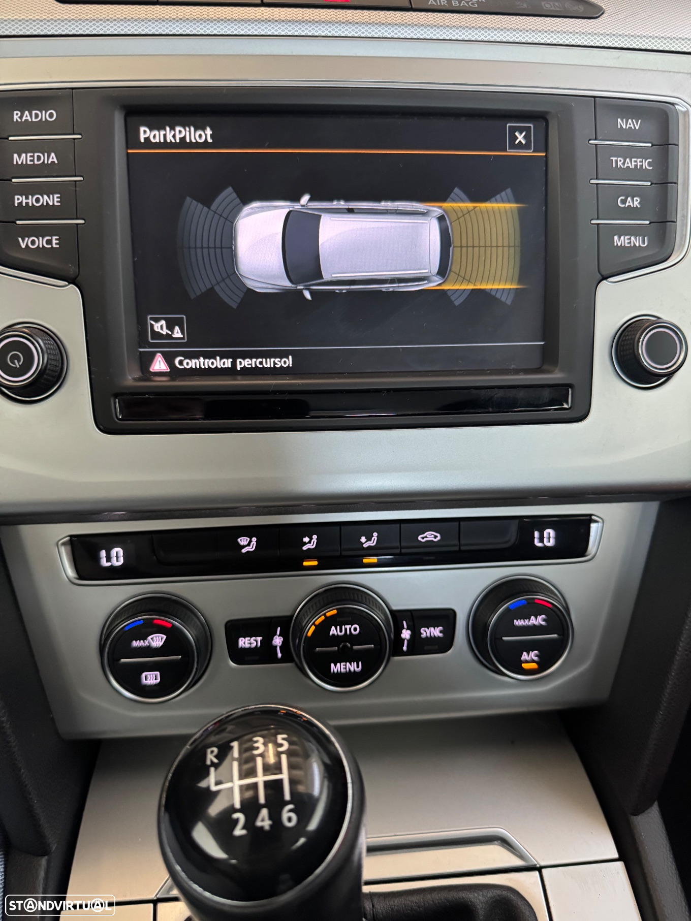 VW Passat Variant 2.0 TDi Confortline - 25