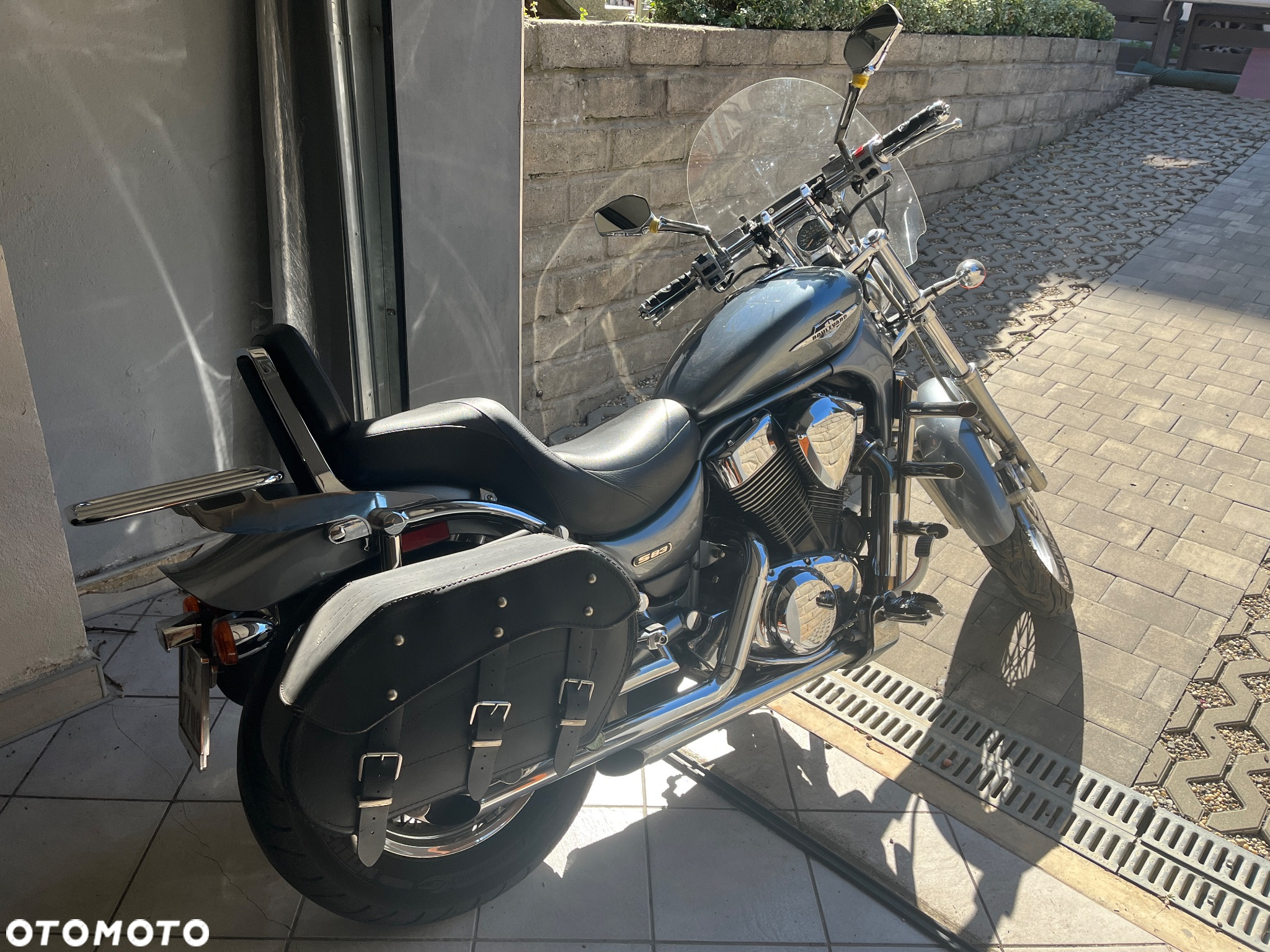 Suzuki Intruder - 8