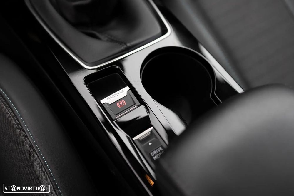 Peugeot 208 1.2 PureTech Allure - 32