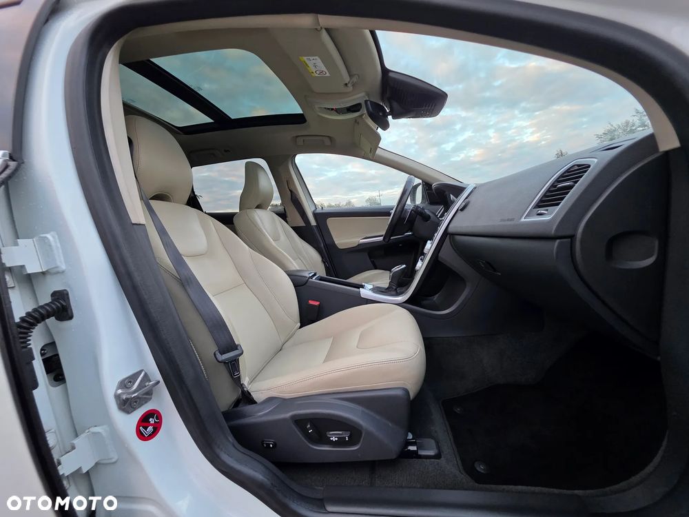 Volvo XC 60 D5 AWD Summum - 19
