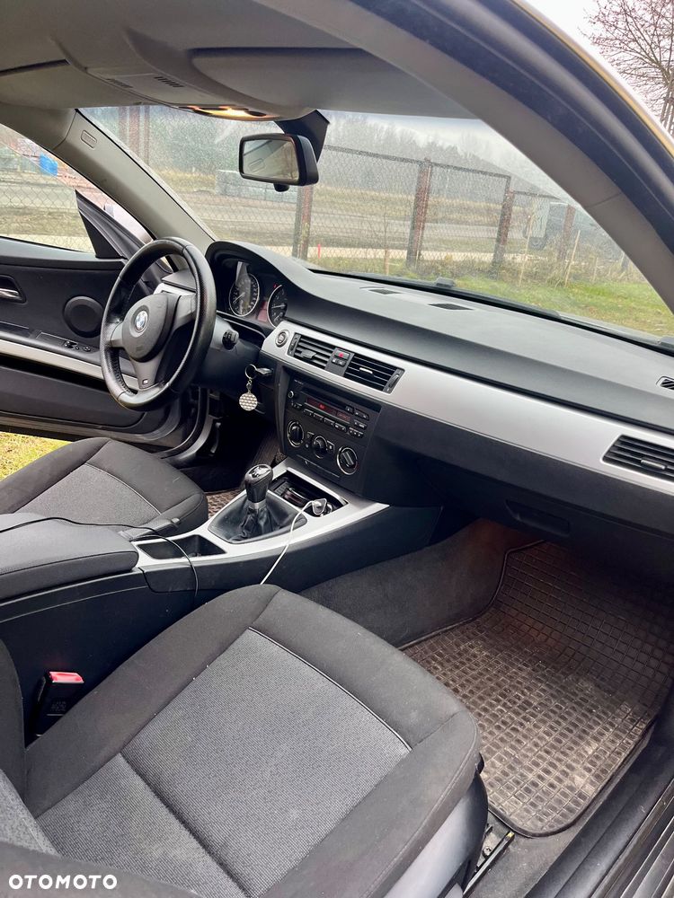 BMW Seria 3 325i - 6