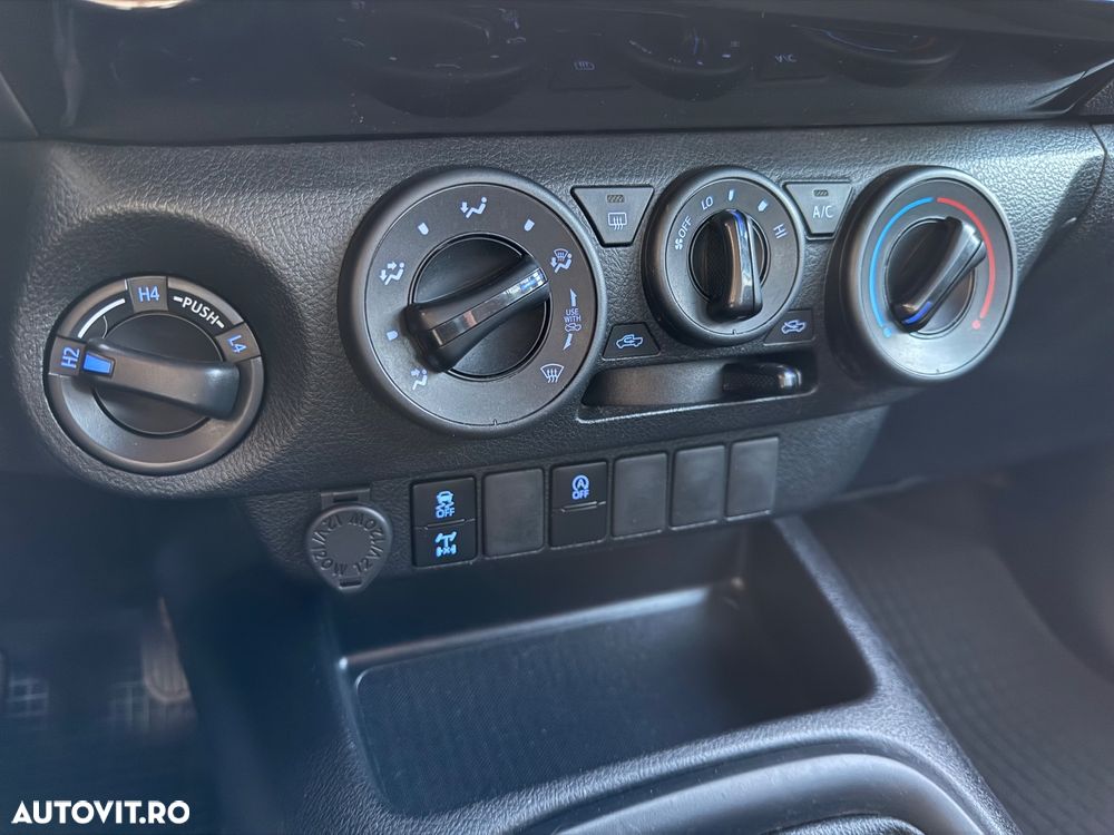 Toyota Hilux 4x4 Double Cab Comfort - 9