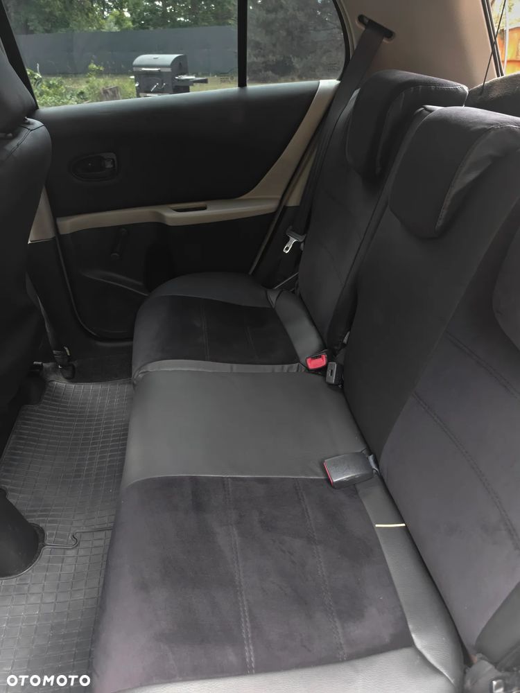 Toyota Yaris 1.3 Sol - 35