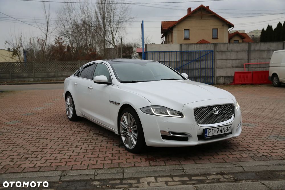 Jaguar XJ 3.0 D V6 Premium Luxury - 8