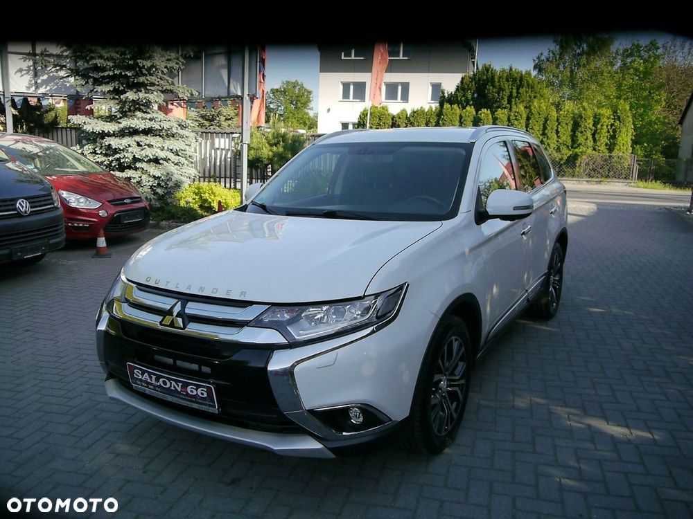 Mitsubishi Outlander 2.2 DI-D 4WD Automatik Diamant Edition+ - 4