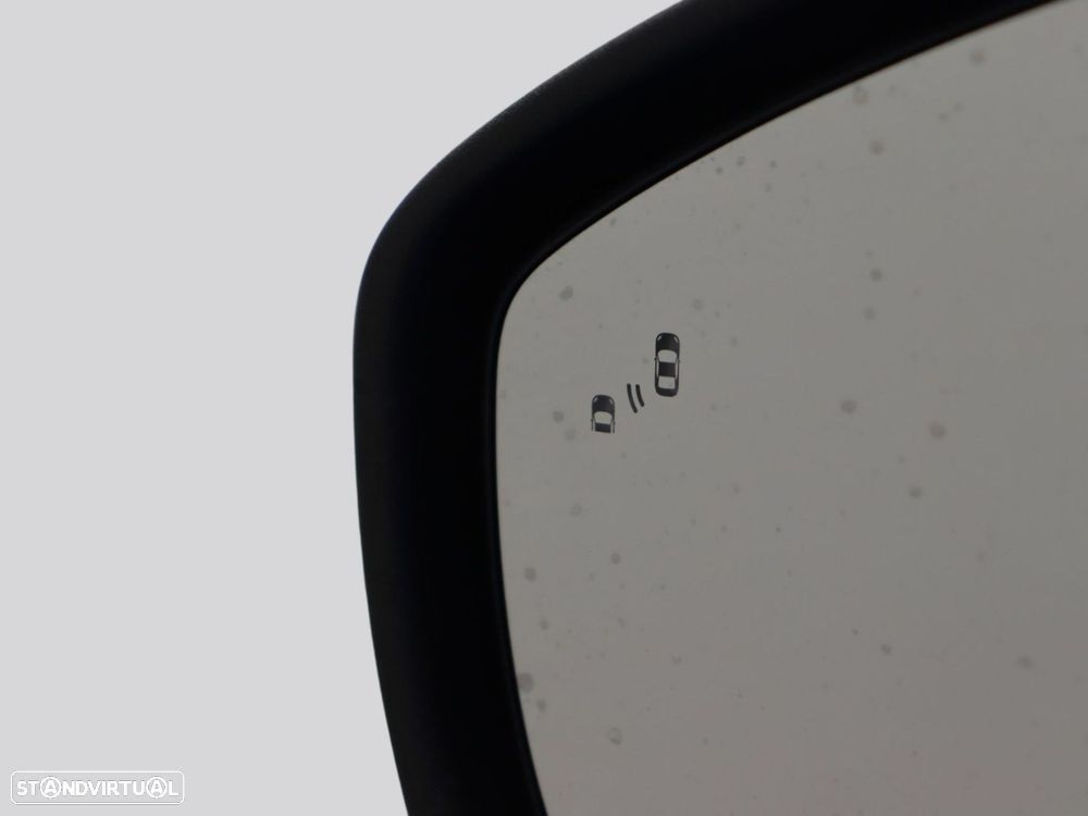 Ford Mustang Mach-E - 13