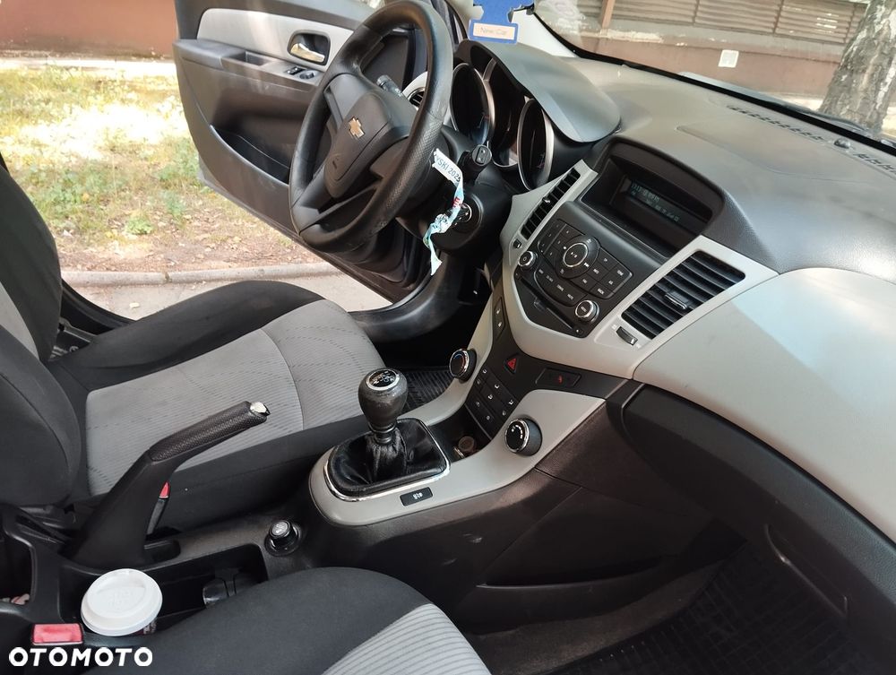 Chevrolet Cruze - 16