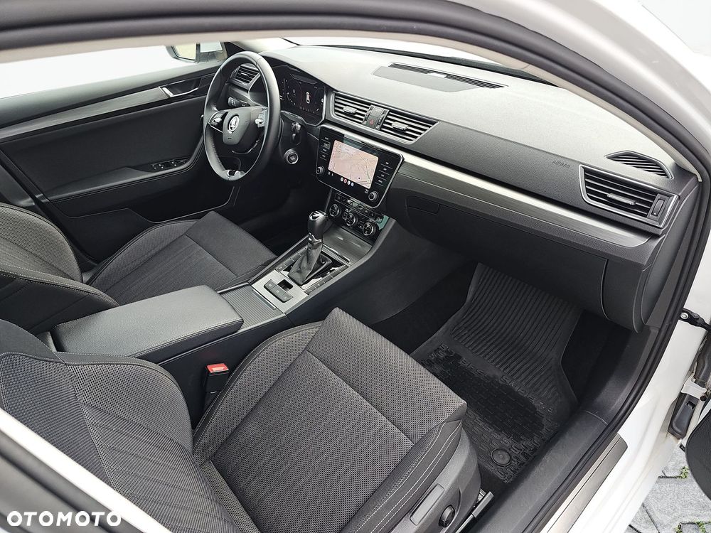 Skoda Superb 2.0 TDI SCR Style DSG - 20