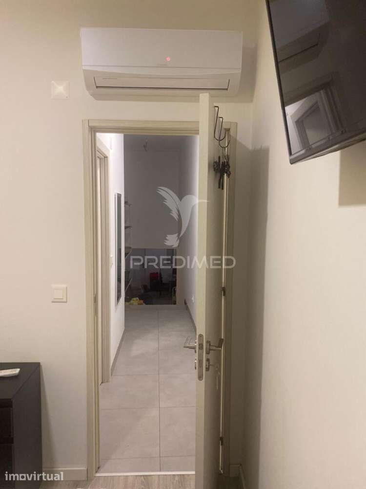 MORADIA V3 TOTALMENTE RENOVADA E MOBILADA NO CENTRO DE ALGOZ - Grande imagem: 2/23