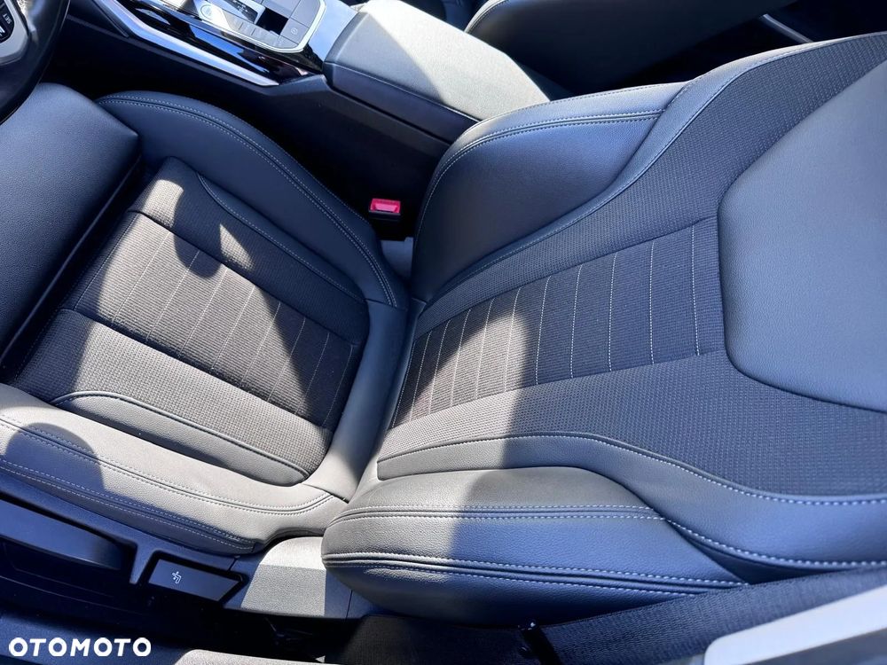 BMW Seria 3 318d mHEV - 9