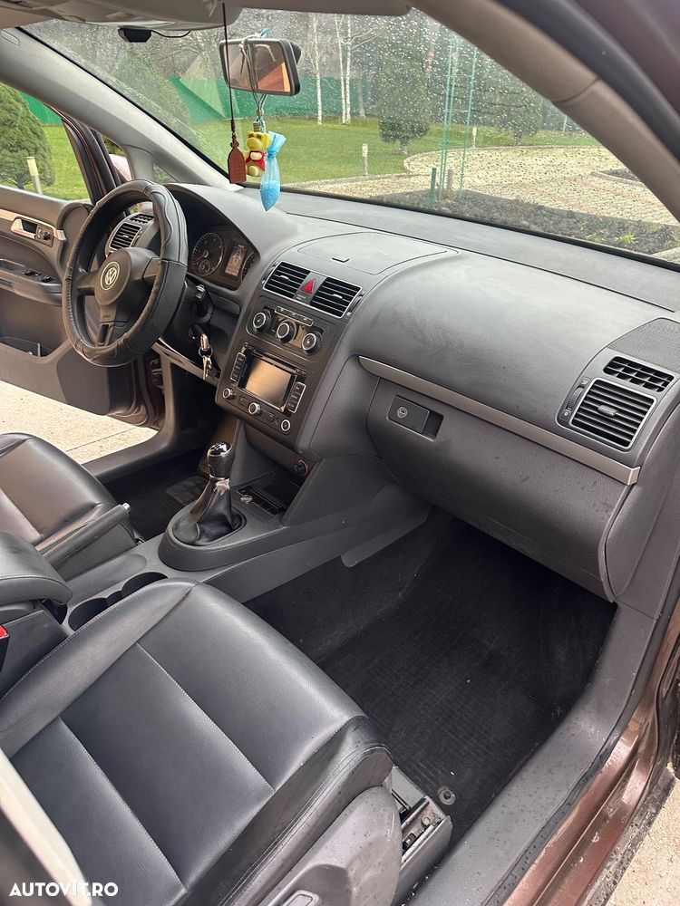 Volkswagen Touran - 7
