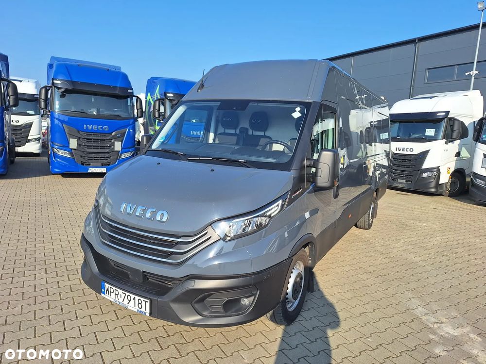 Iveco 35S18 HiMatic furgon 16m blaszak automat FV23% MAXI - 3