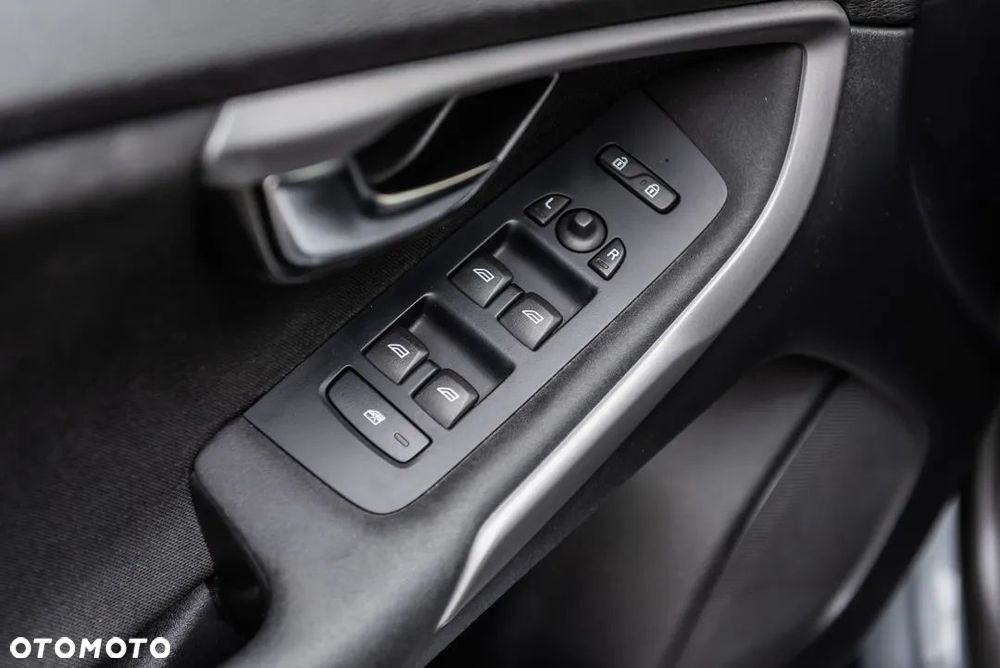 Volvo V40 D2 Drive-E Base - 17