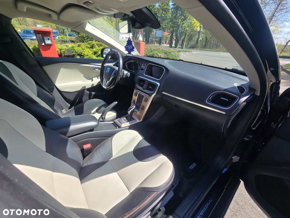 Volvo V40 D4 Geartronic Summum - 18