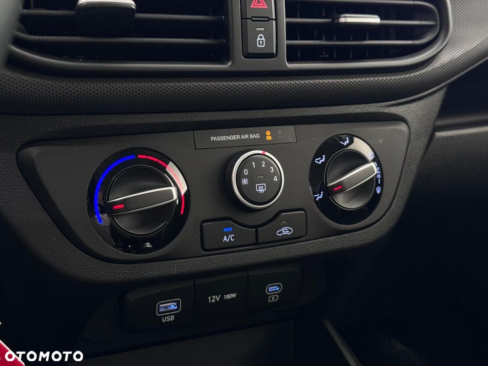 Hyundai i10 - 24