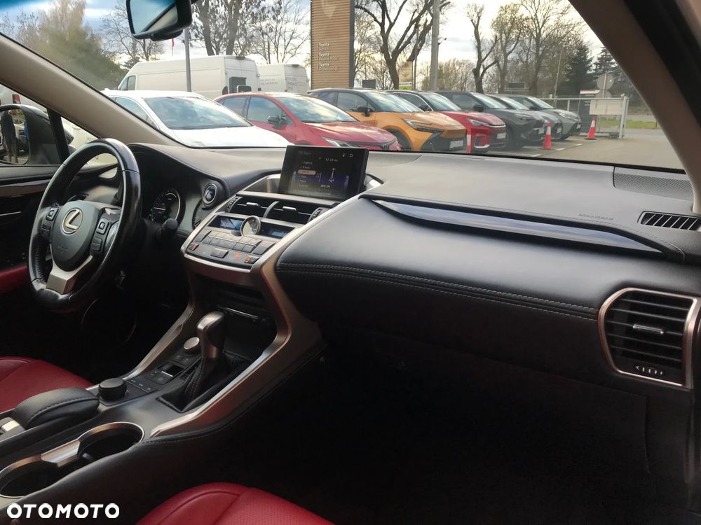 Lexus NX 300h Elite AWD - 18