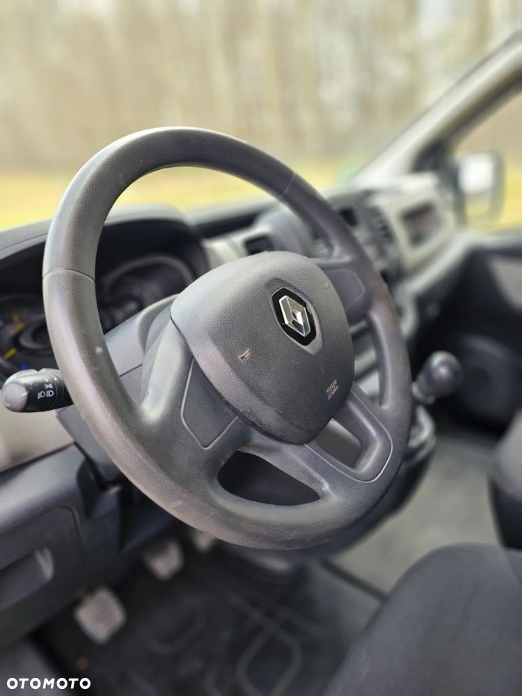 Renault Trafic - 25