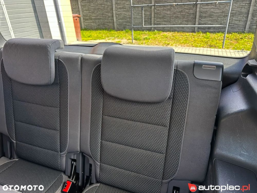 Volkswagen Touran - 24