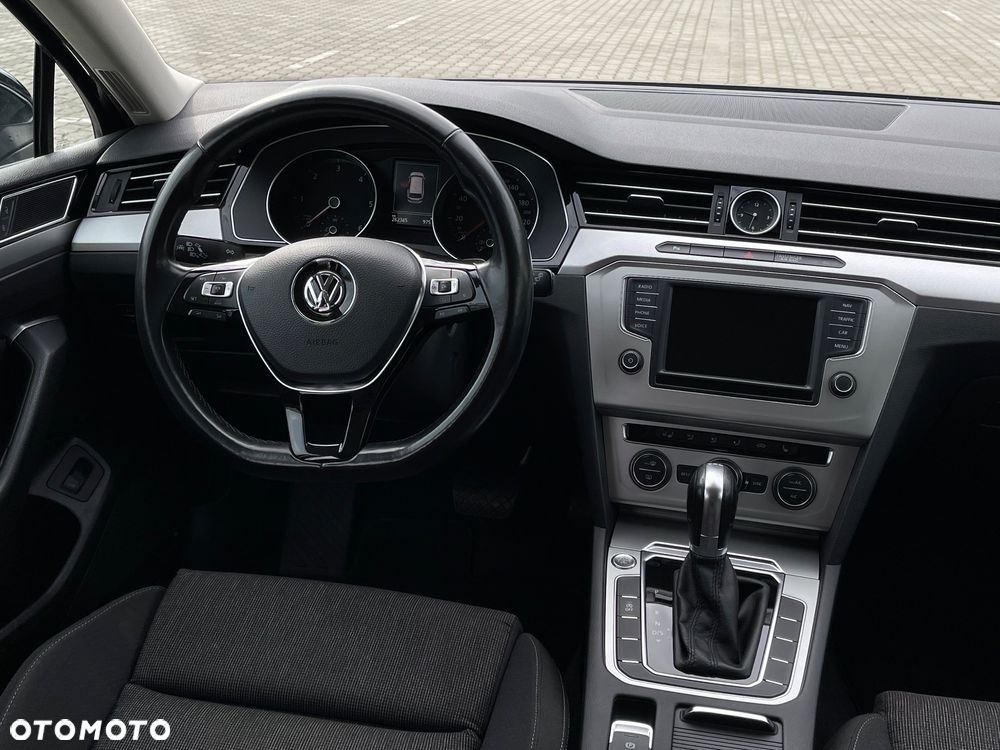 Volkswagen Passat 2.0 TDI Business DSG - 13