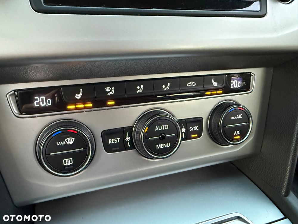 Volkswagen Passat 2.0 TDI BMT Highline DSG7 - 25