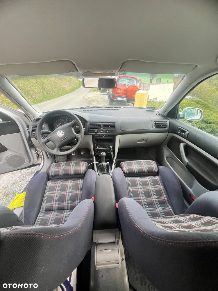 Volkswagen Golf 1.6 - 17