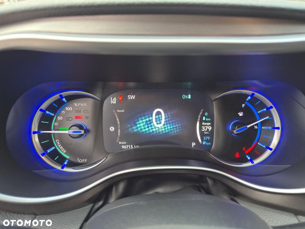 Chrysler Pacifica - 22