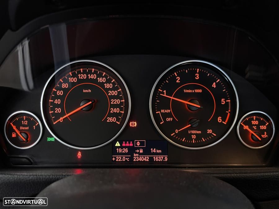 BMW 318 d Touring Line Sport - 9