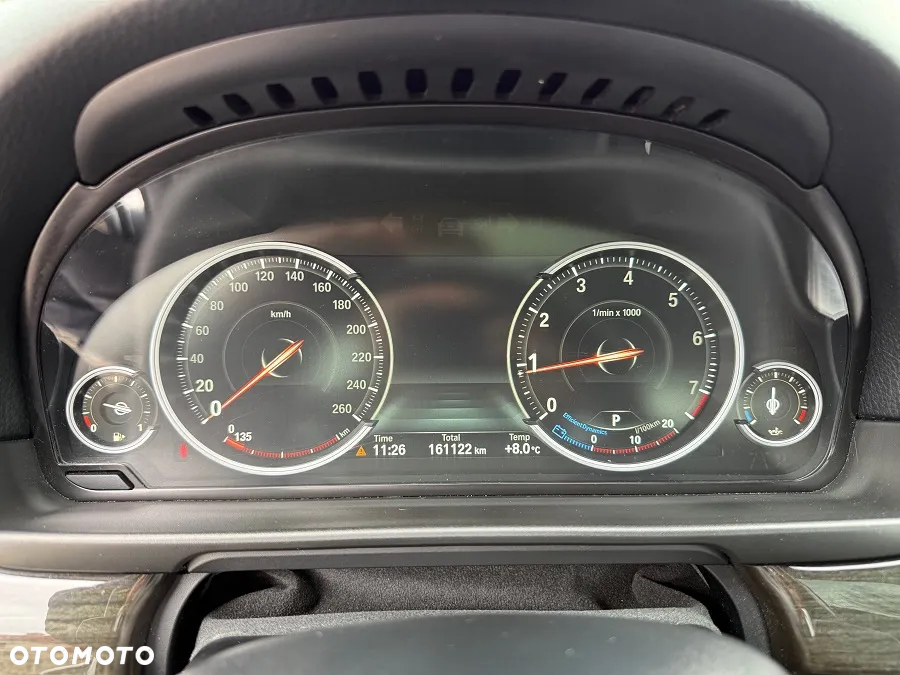 BMW Seria 5 528i xDrive - 25