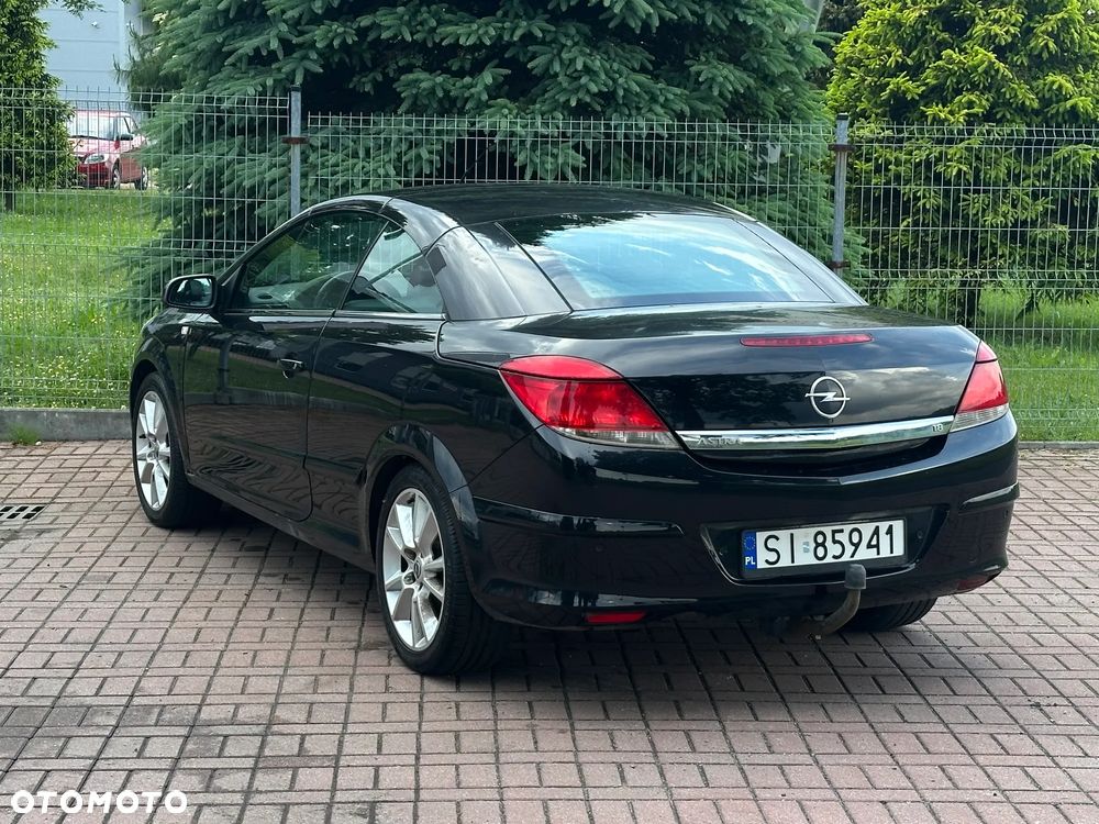 Opel Astra 1.8 Cosmo - 23