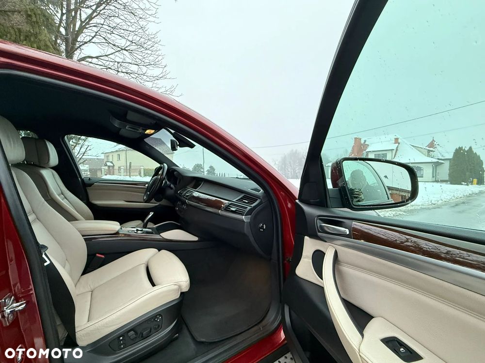 BMW X6 xDrive50i - 23