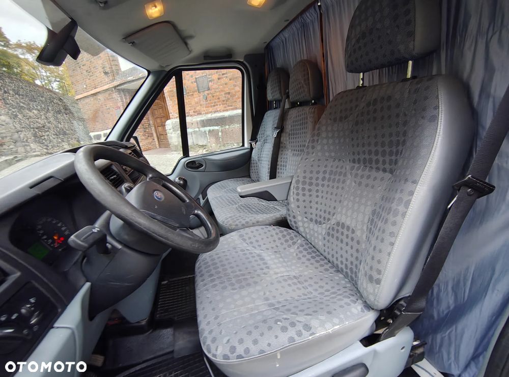 Ford Transit - 32