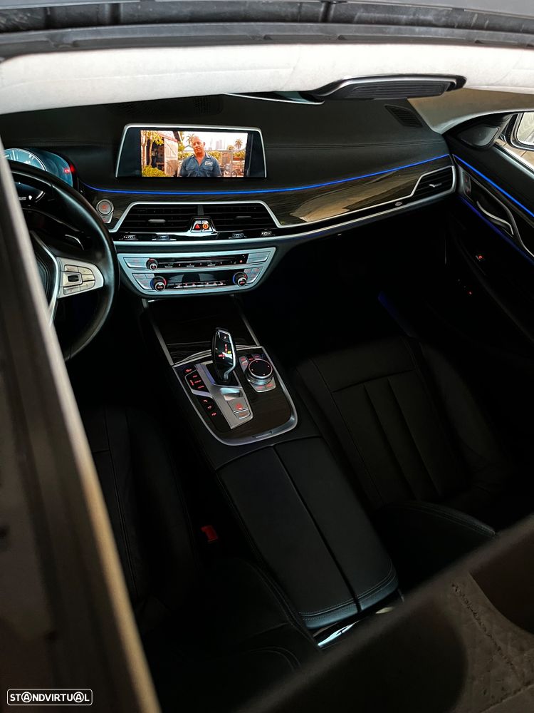 BMW 730 d Pack M - 18